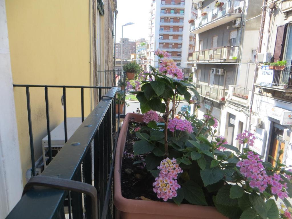 Al Mare In Citta Bed & Breakfast Catania Bagian luar foto