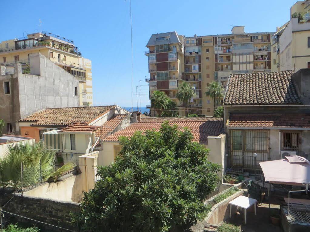 Al Mare In Citta Bed & Breakfast Catania Bagian luar foto